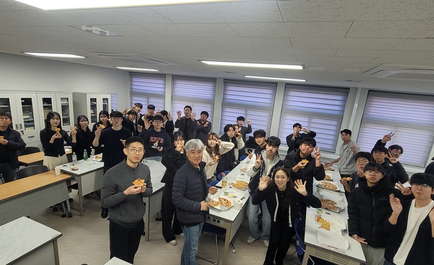 2025. 12. 19. 물교연말파티